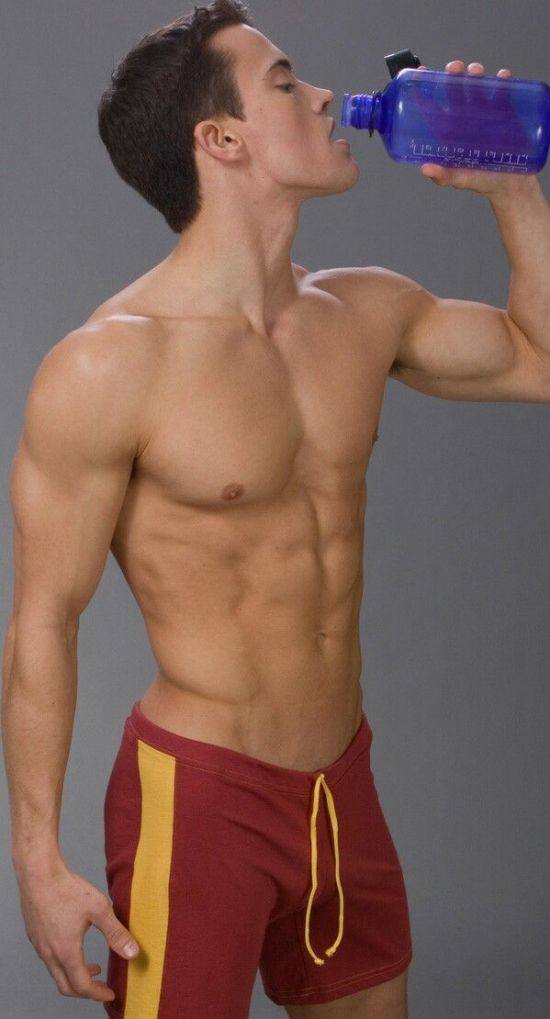 ออกกำลังกายกับหนุ่มเซ็กซี่