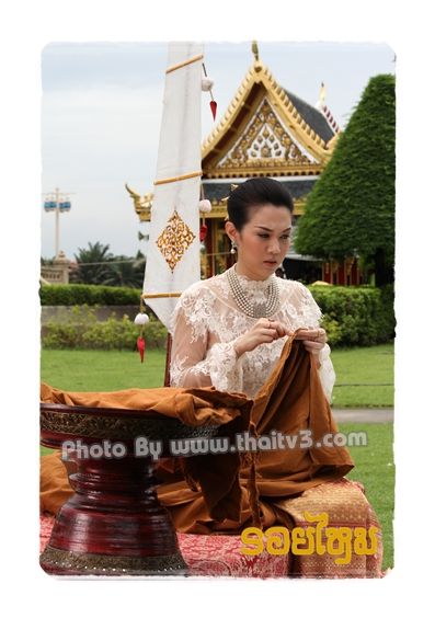 รอชม"รอยไหม" จันทร์นี้ค่ะ....^^