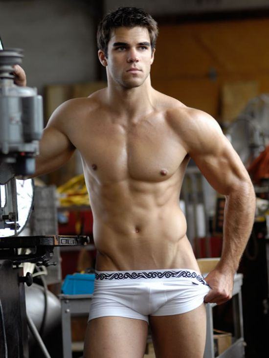 ช่างเครื่องคนสวนกรรมกรแข่งกันเซ็กซี่