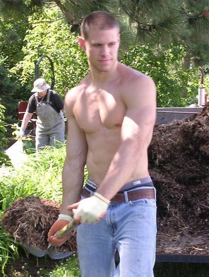 ช่างเครื่องคนสวนกรรมกรแข่งกันเซ็กซี่