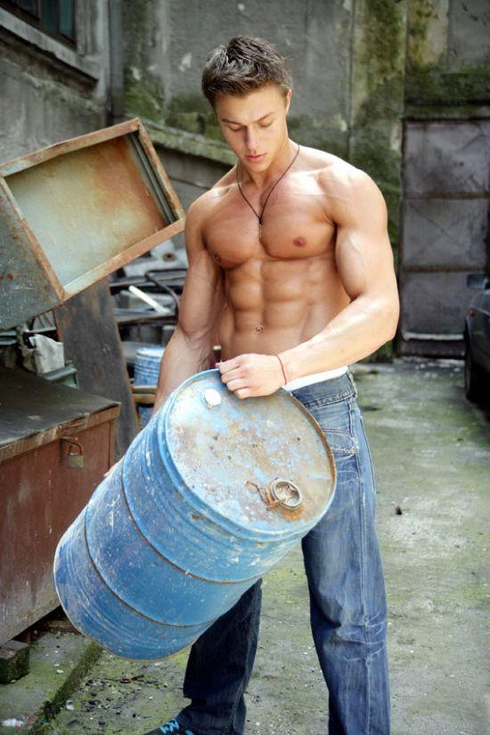 ช่างเครื่องคนสวนกรรมกรแข่งกันเซ็กซี่