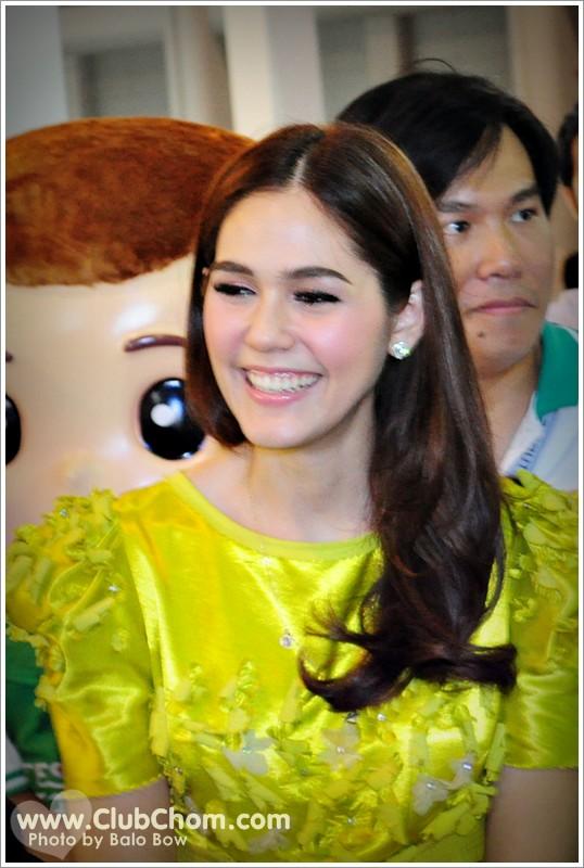 ชมพู่ อารยา ในงานสัปดาห์ประกันภัย