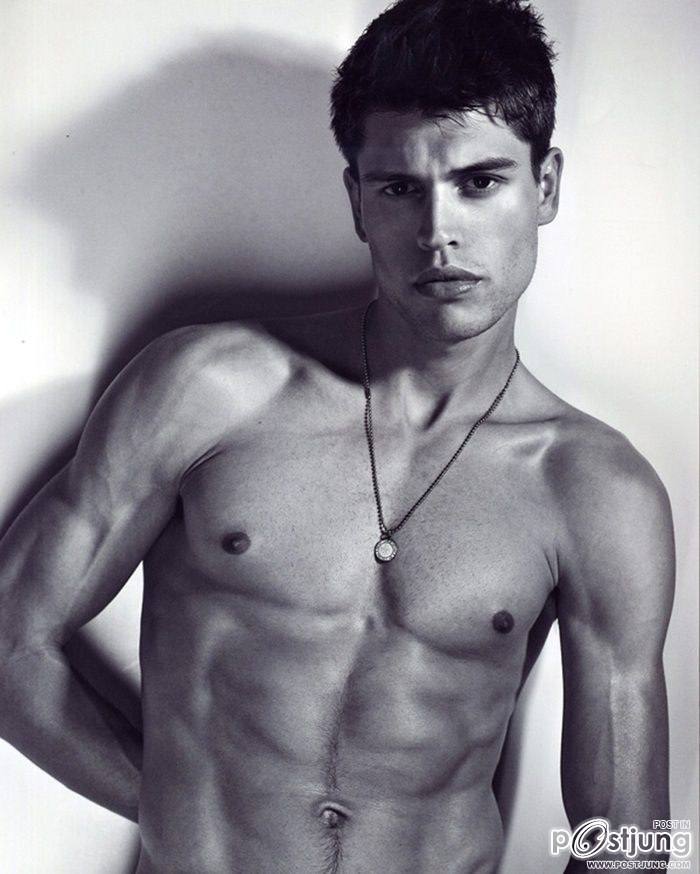 Photoshoot men album 331 - Will Brown : naked continues