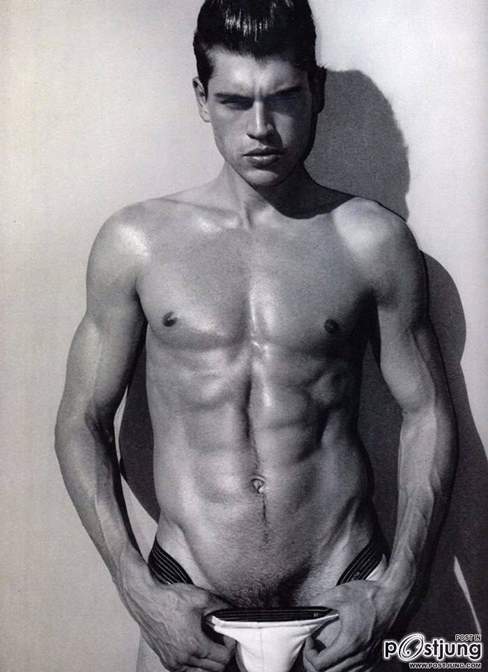 Photoshoot men album 331 - Will Brown : naked continues