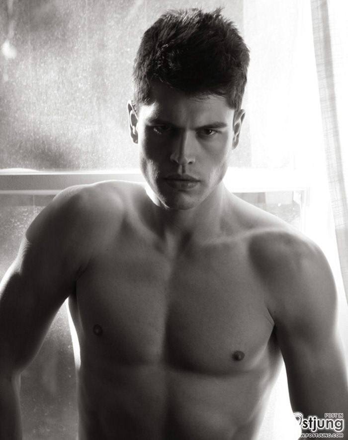 Photoshoot men album 331 - Will Brown : naked continues