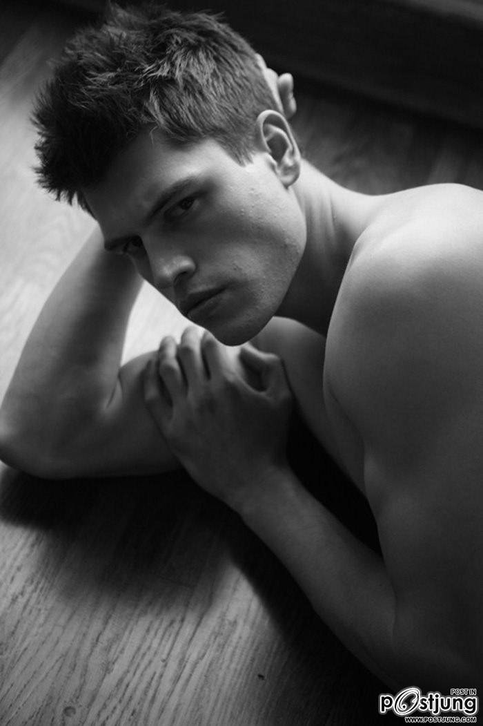 Photoshoot men album 331 - Will Brown : naked continues