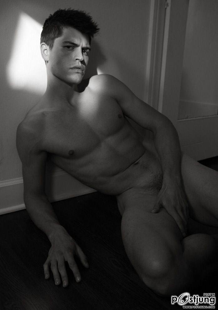 Photoshoot men album 331 - Will Brown : naked continues