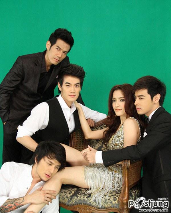 พี่พิงค์กี้ท่ามกลางหนุ่มๆค่ะ