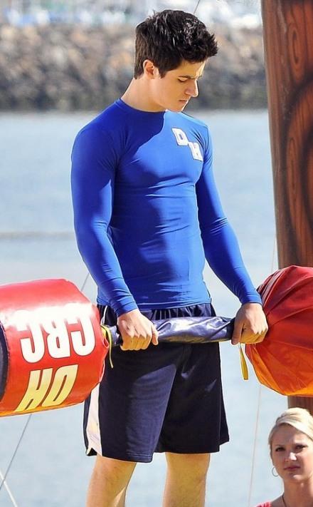 ชุดกีฬารัดรูป