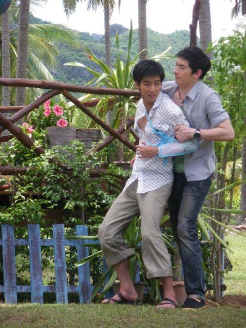 โตโน่..มาแล้วกับละคร บุหงาหน้าฝน [ออนแอร์ 19 ก.ย. 2554]