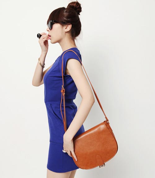 แฟชั่น กระเป๋าสะพายข้างยอดฮิต