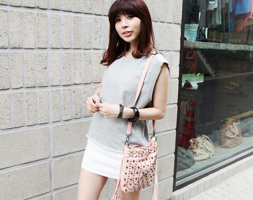 แฟชั่น กระเป๋าสะพายข้างยอดฮิต