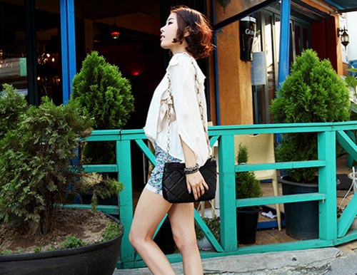 แฟชั่น กระเป๋าสะพายข้างยอดฮิต