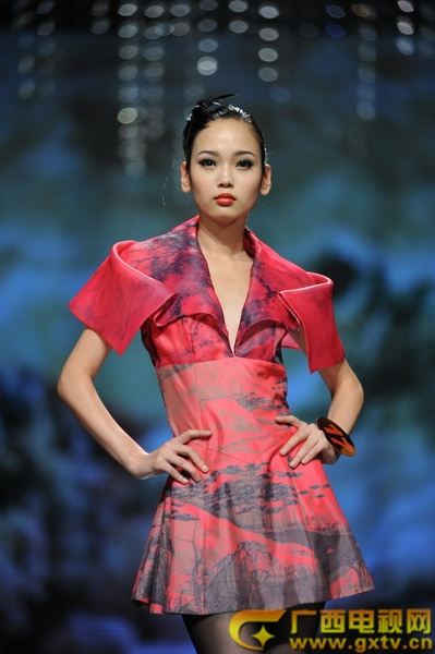 โหยวปาต่า อารุ่ยจู่ จากมองโกเลีย รองชนะเลิศอันดับ