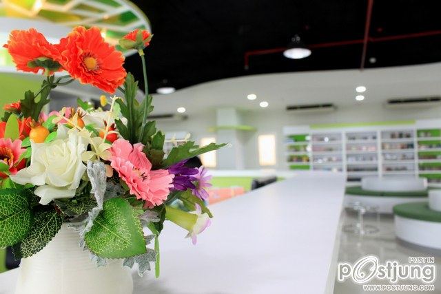 วิทยาลัยเทคโนโลยีศรีวัฒนาบริหารธุรกิจ.