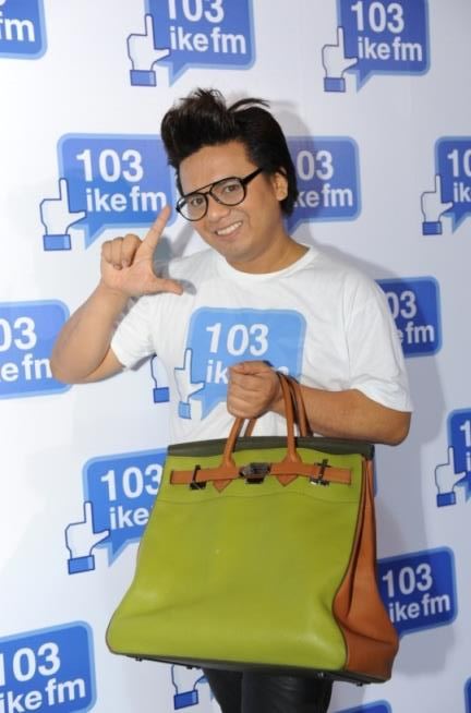 ศิลปินดารายกทัพกด Like ให้กำลังใจในงานเปิดคลื่นวิทยุน้องใหม่ 103 Like FM.