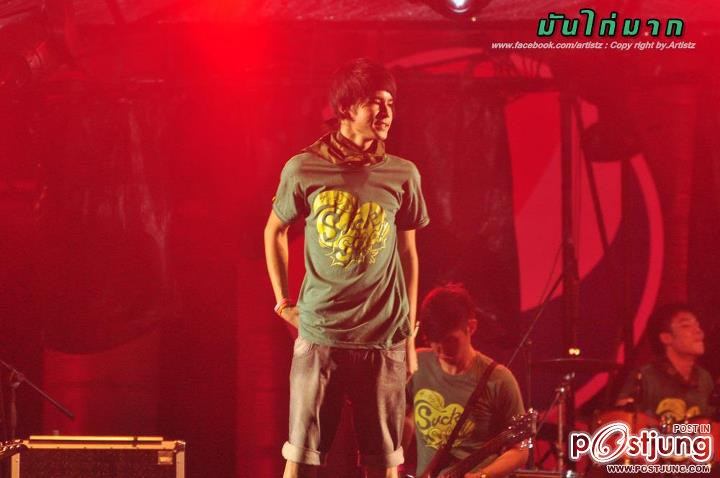 (เก็บตก) พีช & เก้า @ คอนเสิร์ต มันไก่มาก
