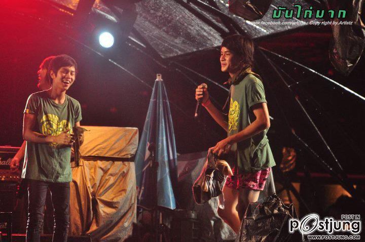 (เก็บตก) พีช & เก้า @ คอนเสิร์ต มันไก่มาก