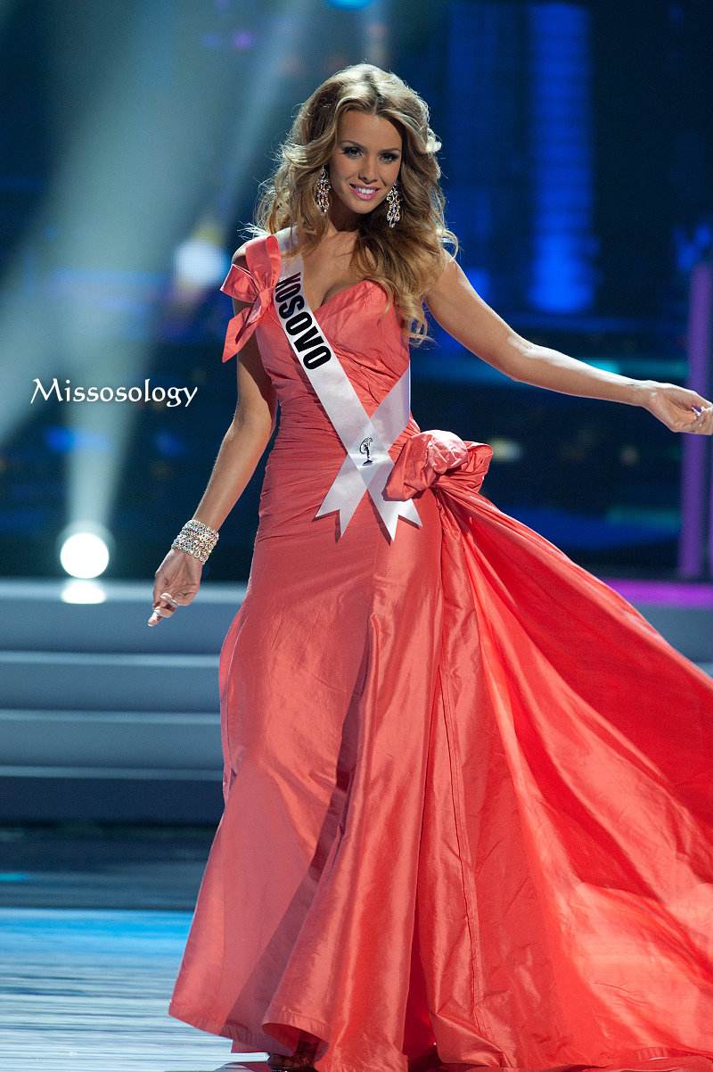 Miss Universe 2011 Presentation Show Evening Gown Competition