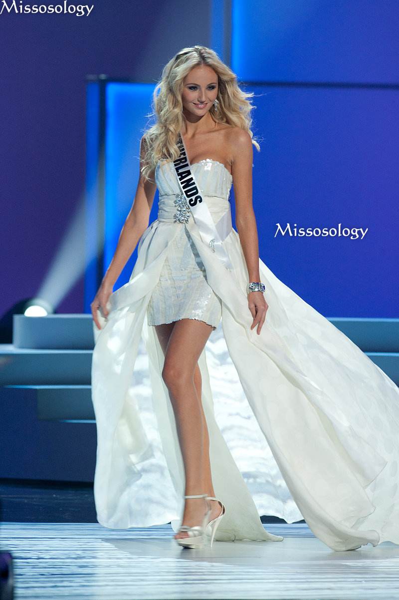 Miss Universe 2011 Presentation Show Evening Gown Competition