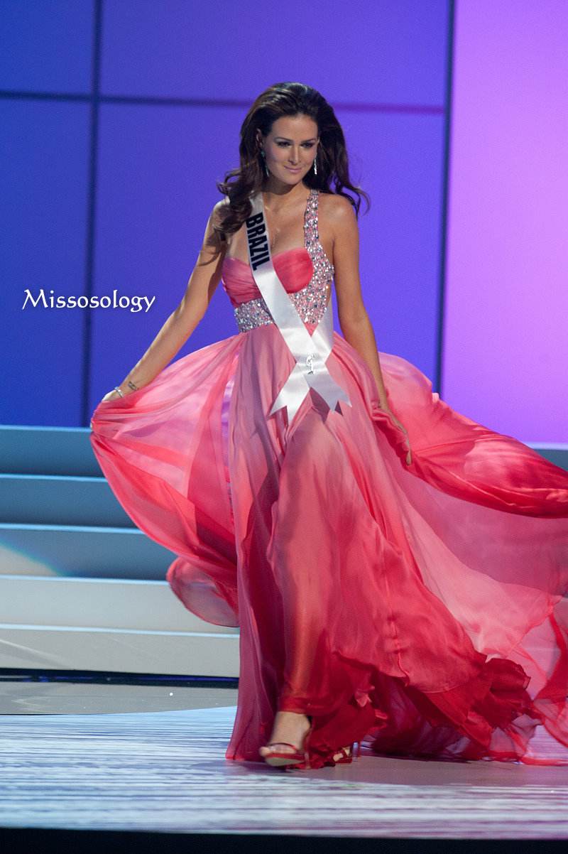 Miss Universe 2011 Presentation Show Evening Gown Competition
