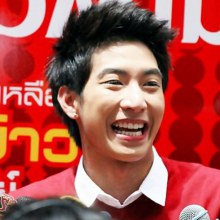 โตโน่..แจกไวตามิ้ลค์ทูโกสูตรใหม่ @ ตึกซีพีทาวเวอร์ (สีลม)