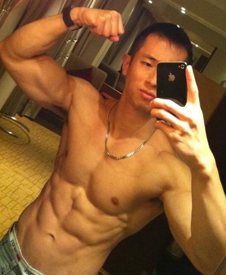 iPhoneกับหนุ่มๆ