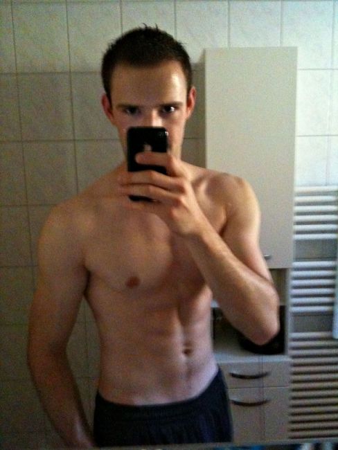 iPhoneกับหนุ่มๆ