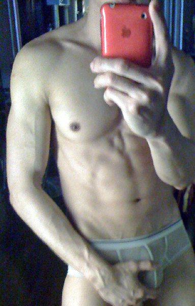 iPhoneกับหนุ่มๆ