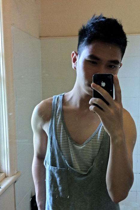 iPhoneกับหนุ่มๆ