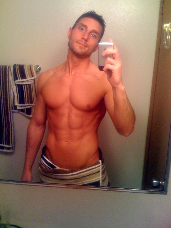 iPhoneกับหนุ่มๆ