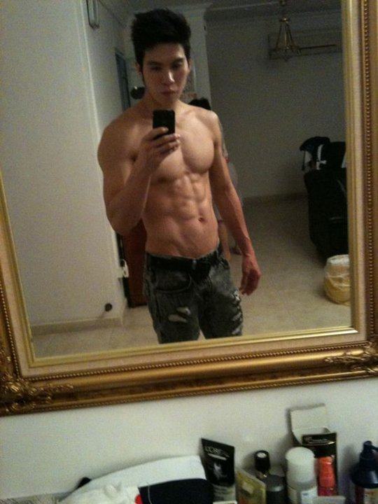 iPhoneกับหนุ่มๆ