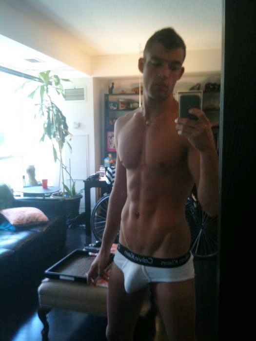 iPhoneกับหนุ่มๆ