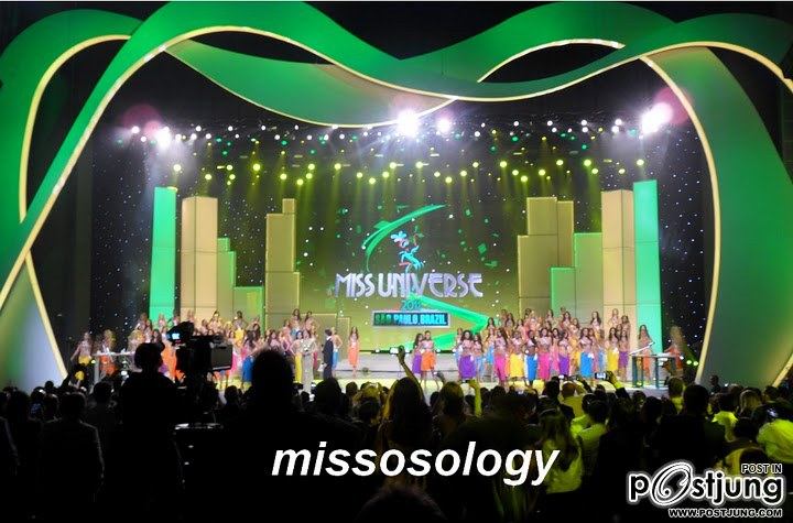 stage walk miss universe 2011 in brazil