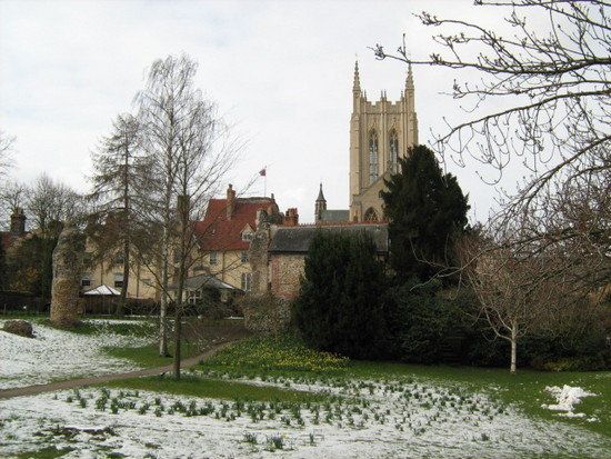 Britney Spears Next Single is Criminal + ข่าวลือเกี่ยวกับสถานที่ถ่ายทำ