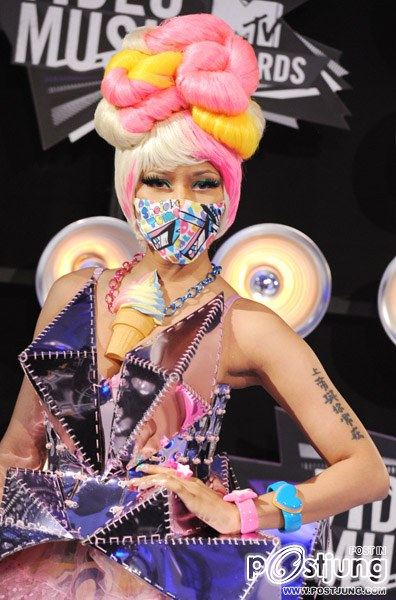 4สาวประชันความเปรี้ยว Lady gaga  Katy Perry Nicki Minaj Britney Spears