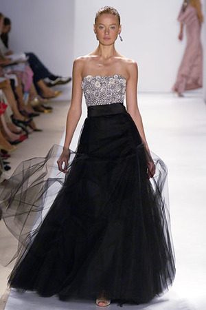 Monique Lhuillier จากชุดแต่งงานสุดหรูสู่พรมแดง