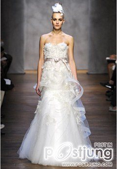 Monique Lhuillier จากชุดแต่งงานสุดหรูสู่พรมแดง