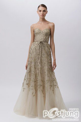 Monique Lhuillier จากชุดแต่งงานสุดหรูสู่พรมแดง