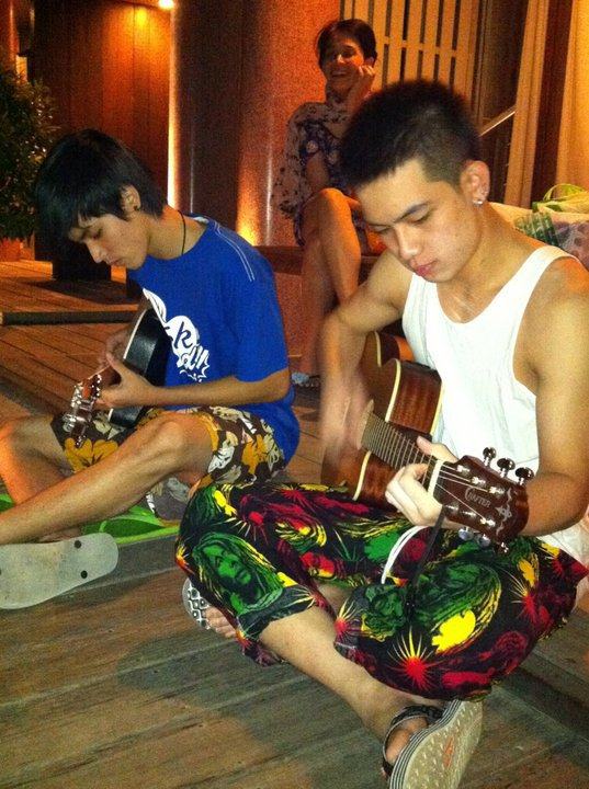 เอิร์ธ ธวัช พรรัตนประเสริฐ