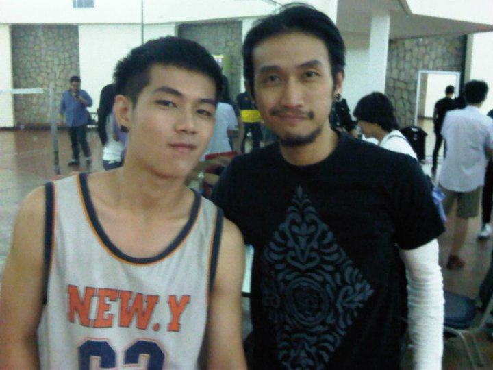 เอิร์ธ ธวัช พรรัตนประเสริฐ