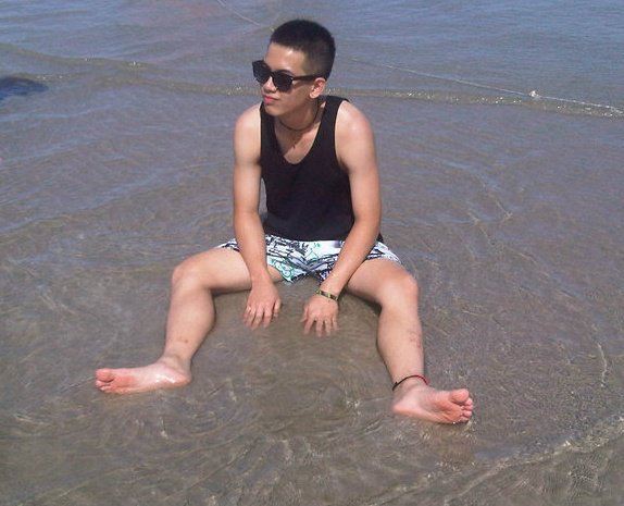 เอิร์ธ ธวัช พรรัตนประเสริฐ