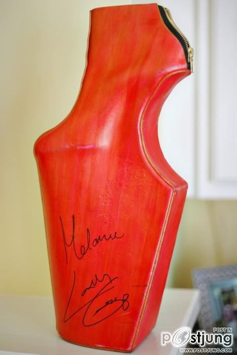 Lady Gaga อ้างอิง Thailand loves Lady Gaga (Facebook)