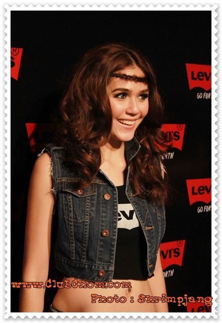 ชมพู่ อารยา อวดหุ่นสวยในงานLevi's "Go Forth"