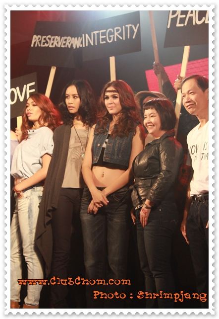 ชมพู่ อารยา อวดหุ่นสวยในงานLevi's "Go Forth"