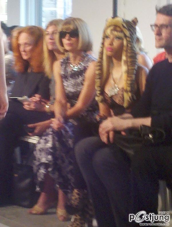 Nicki Minaj & Anna Wintour @ Oscar De La Renta's NYFW Show