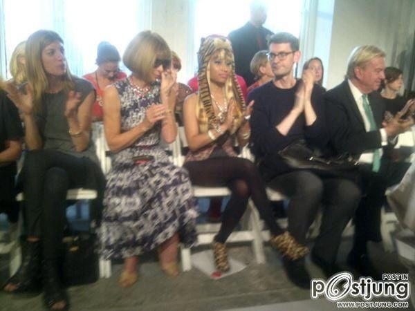 Nicki Minaj & Anna Wintour @ Oscar De La Renta's NYFW Show