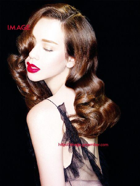 นุช-นีรนาท วิคทอเรีย โคทส์ @ IMAGE no.9 September 2011