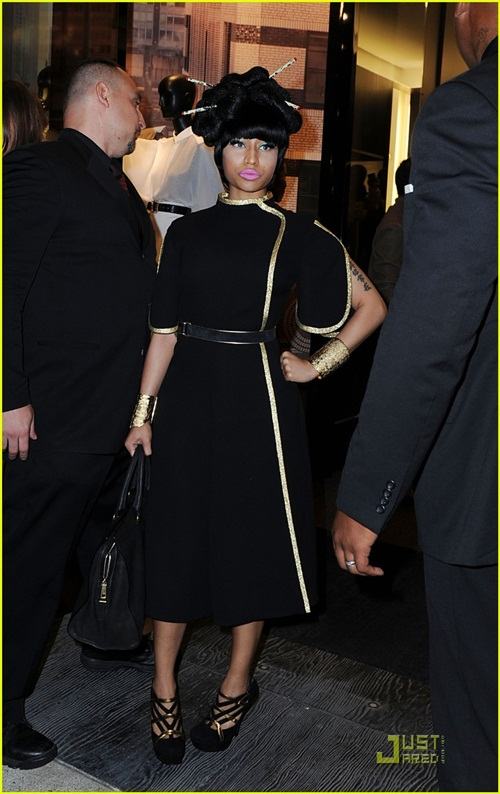 มองไรคะ คนสวยถ่ายรูปค่ะ