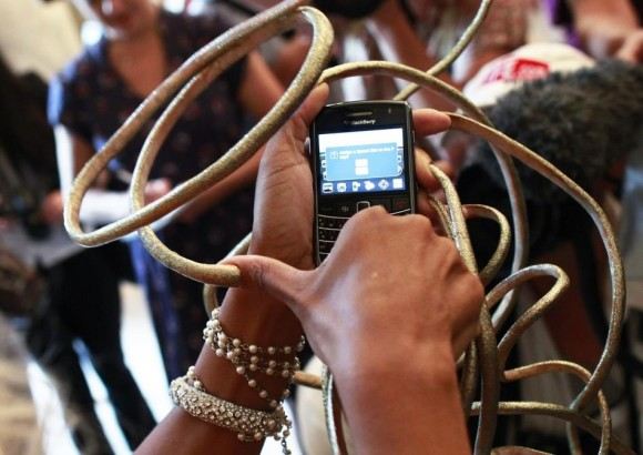 มนุษย์เล็บยาวที่สุดในโลก ไม่ตัดมา 18 ปี